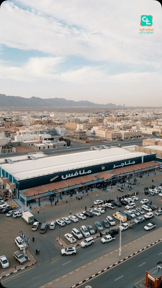 افتتاح متاجر منافس — تغطية جوية للموقع